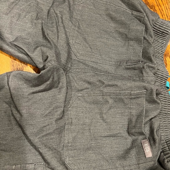 Figs technical collection scrub pant. Size xxs petite. - Picture 4 of 4